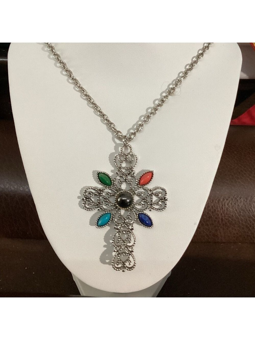 Vintage Jewelry Avon Necklace Cross Pendant Stones Chain Silver Women 1639